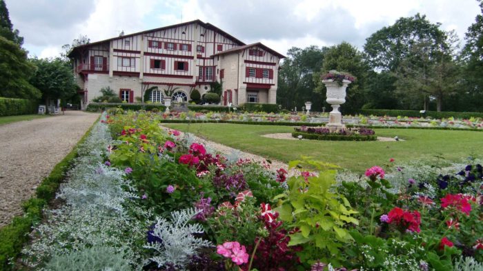 Arnaga Vue Jardin Cambo Les Bains